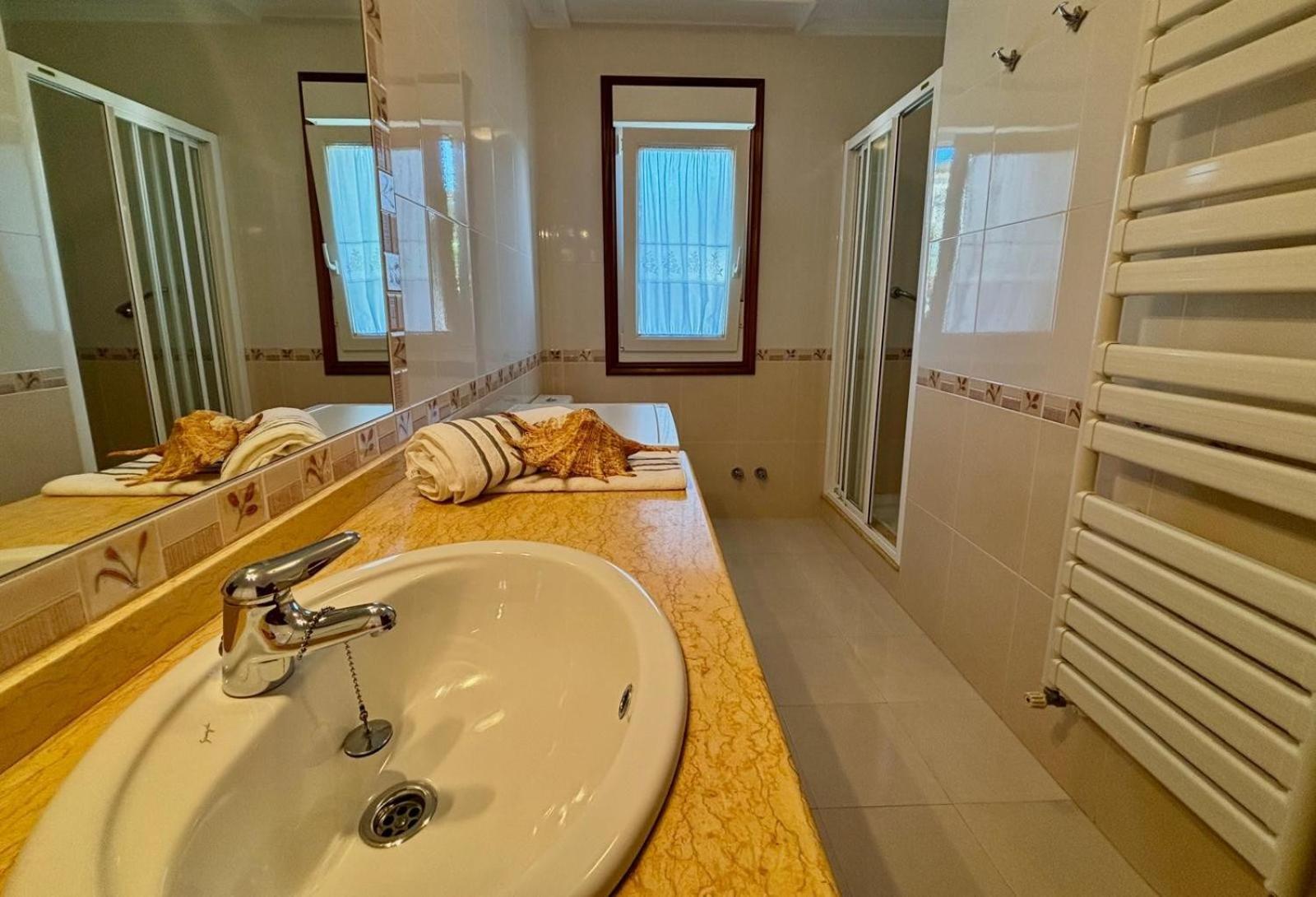Holibai, Casa Caeiro ,Un Hogar Lejos De Casa, Sabaris, Galicia Apartment Baiona Luaran gambar